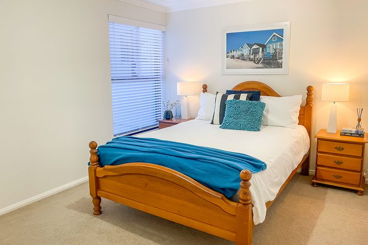 Florentine, 6/11 Columbia Close – stunning unit with sensational views