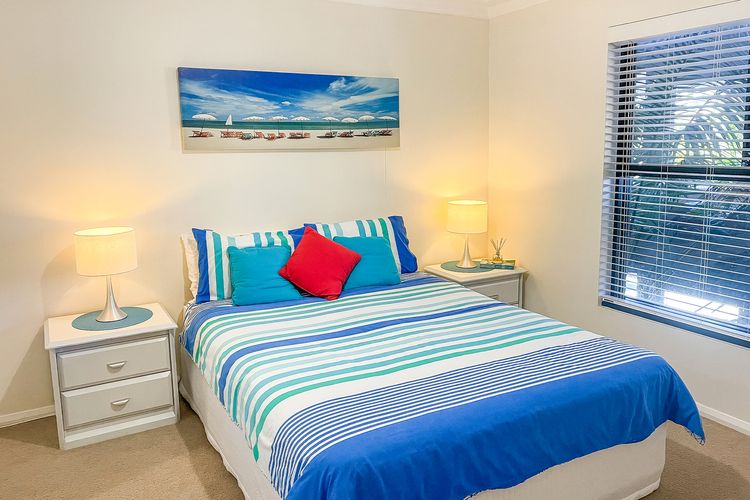 Florentine, 6/11 Columbia Close – stunning unit with sensational views