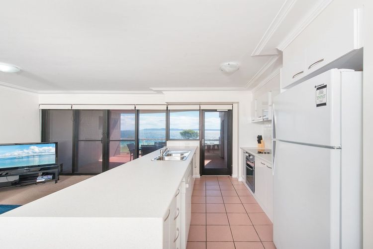 Florentine, 6/11 Columbia Close – stunning unit with sensational views