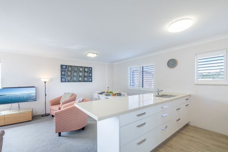 Intrepid, 6/3 Intrepid Close – right on the waterfront