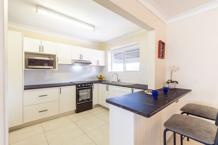 Laman Lodge, 6/15 Laman Street – Air Conditioned unit with spectacular views and free Wi-Fi