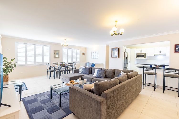 Laman Lodge, 6/15 Laman Street – Air Conditioned unit with spectacular views and free Wi-Fi