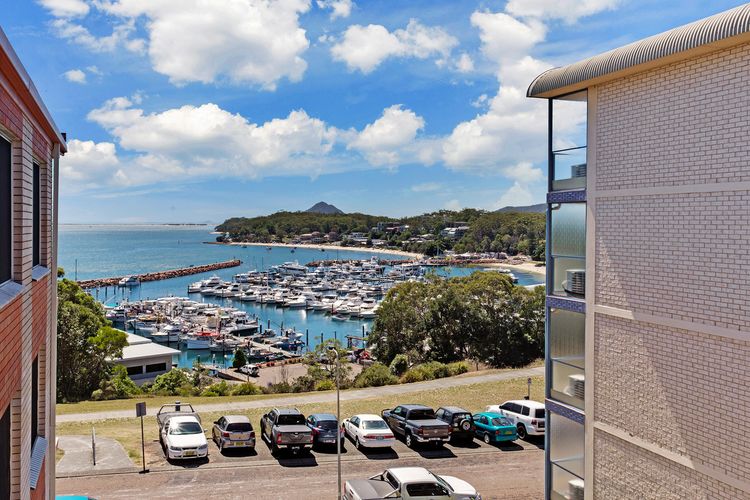 Laman Lodge, 6/15 Laman Street – Air Conditioned unit with spectacular views and free Wi-Fi