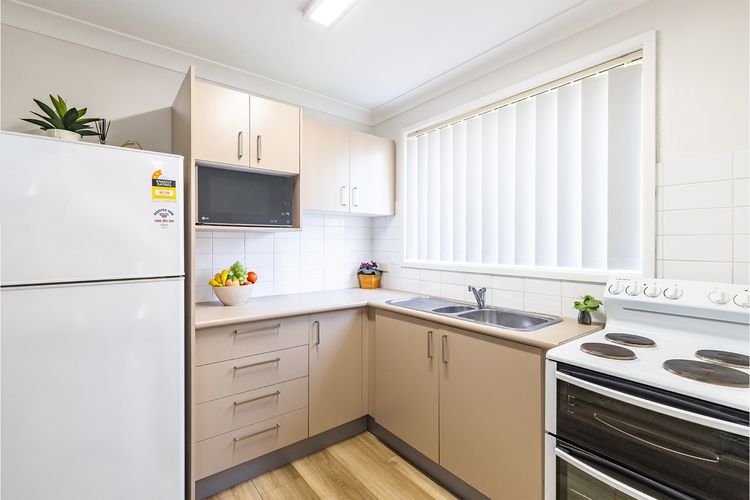 1/10 Catalina Close – so close to the water