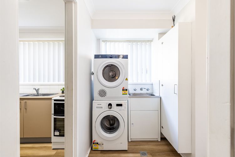 1/10 Catalina Close – so close to the water