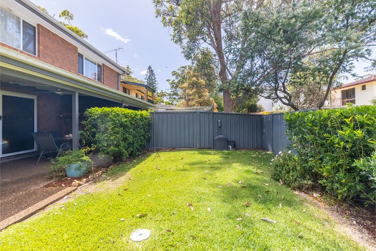 1/10 Catalina Close – so close to the water