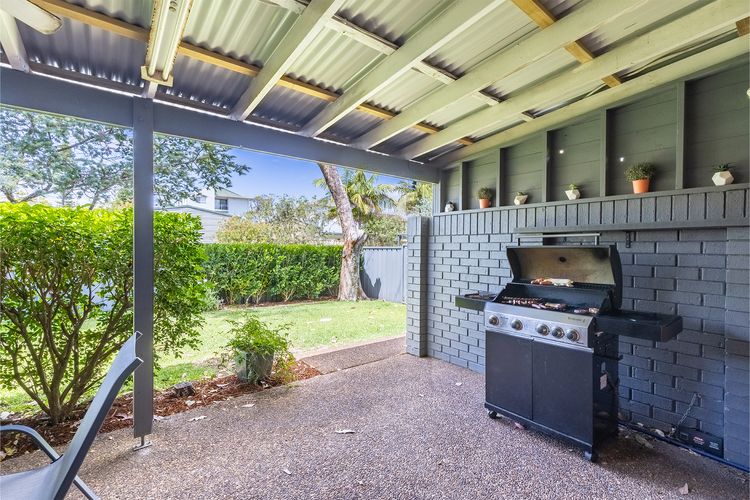 1/10 Catalina Close – so close to the water