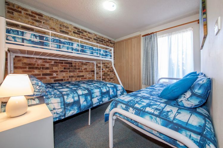 Bay Parklands, 62/2 Gowrie Avenue – WIFI, Pool, Tennis, Water Views & Aircon