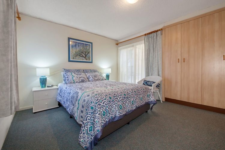 Bay Parklands, 62/2 Gowrie Avenue – WIFI, Pool, Tennis, Water Views & Aircon