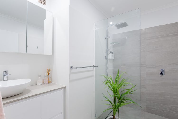 Bay Parklands, 68/2 Gowrie Ave – Fully ducted aircon, wifi, pool, tennis court, communal spa