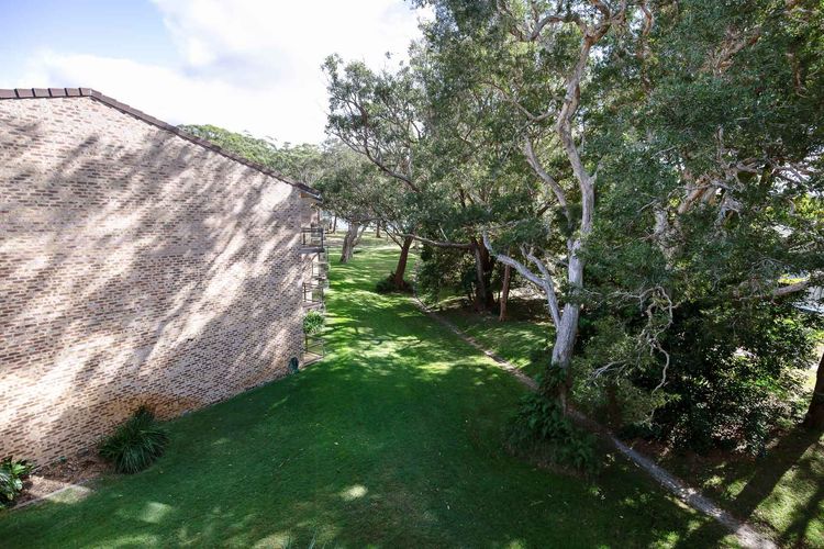 Bay Parklands, 68/2 Gowrie Ave – Fully ducted aircon, wifi, pool, tennis court, communal spa