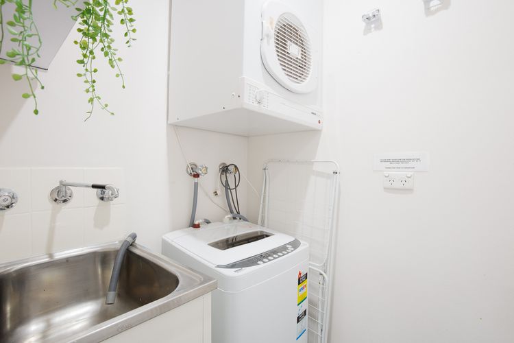 Bay Parklands, 68/2 Gowrie Ave – Fully ducted aircon, wifi, pool, tennis court, communal spa