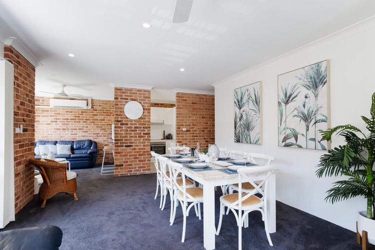 Bay Parklands, 68/2 Gowrie Ave – Fully ducted aircon, wifi, pool, tennis court, communal spa