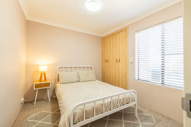 Bay Parklands, 69/2 Gowrie Avenue – large unit with views, pool, tennis court & spa