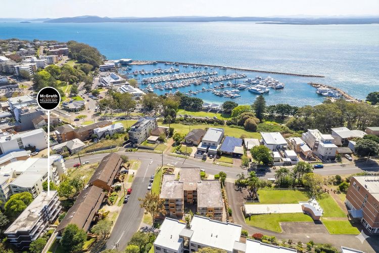 Bellevue, 7/4 Donald Street – renovated unit with air con and Wi-Fi with views & central to CBD