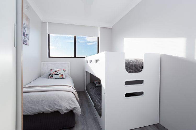 Bellevue, 7/4 Donald Street – renovated unit with air con and Wi-Fi with views & central to CBD