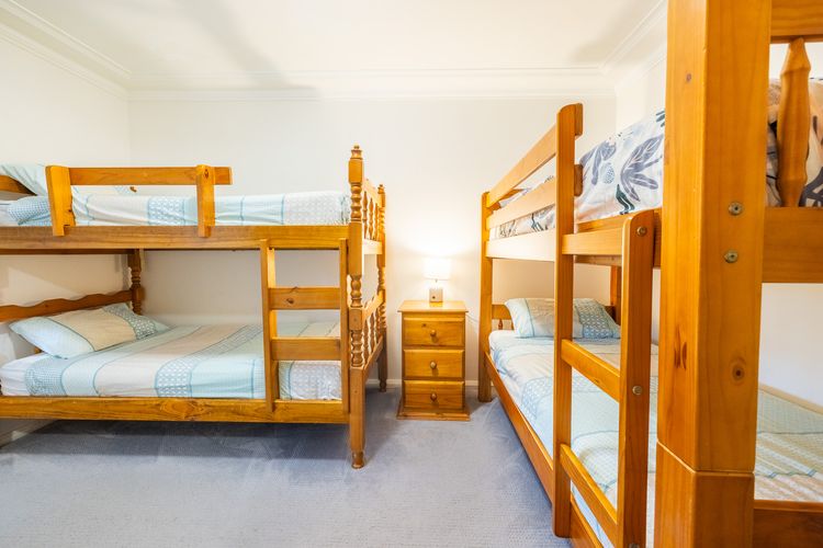 Florentine, 7/11 Columbia Close – wifi, air conditioned unit with fantastic views of Little Beach