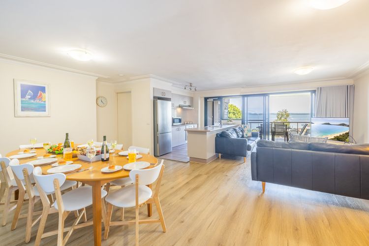 Florentine, 7/11 Columbia Close – wifi, air conditioned unit with fantastic views of Little Beach