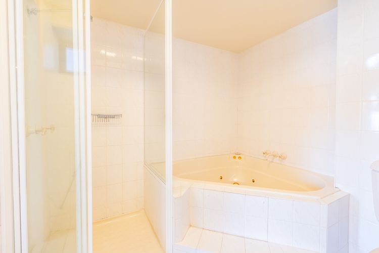 Florentine, 7/11 Columbia Close – wifi, air conditioned unit with fantastic views of Little Beach