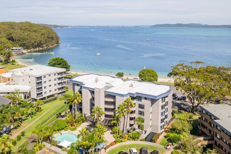 Florentine, 7/11 Columbia Close – wifi, air conditioned unit with fantastic views of Little Beach