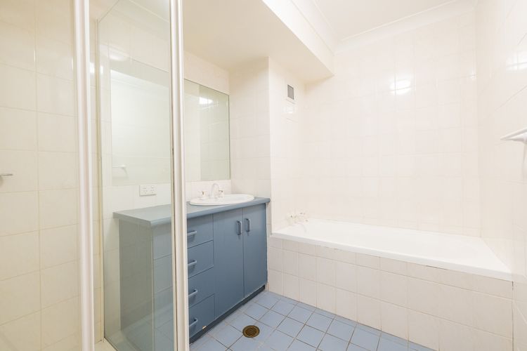 Florentine, 7/11 Columbia Close – wifi, air conditioned unit with fantastic views of Little Beach