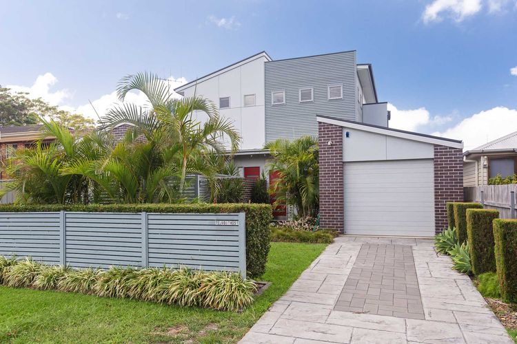 Wynne Crescent Entrance - Driveway Access & Alarm Access