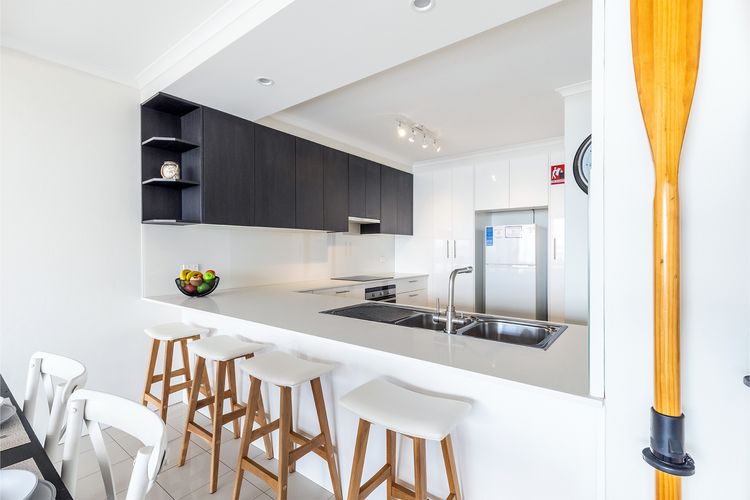 The Crest, 7/6-8 Tomaree RD – Stunning unit with Spectacular Water Views