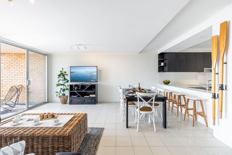 The Crest, 7/6-8 Tomaree RD – Stunning unit with Spectacular Water Views