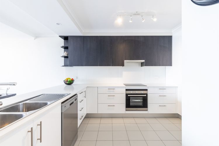 The Crest, 7/6-8 Tomaree RD – Stunning unit with Spectacular Water Views