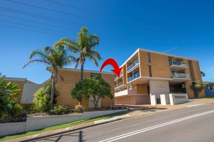 The Crest, 7/6-8 Tomaree RD – Stunning unit with Spectacular Water Views