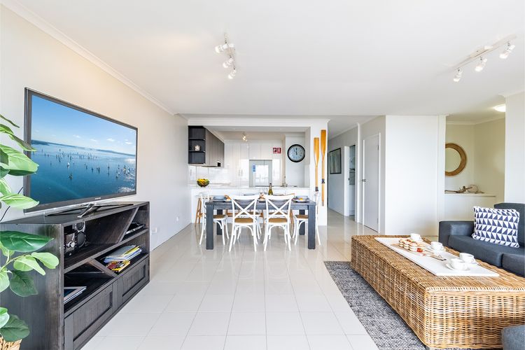 The Crest, 7/6-8 Tomaree RD – Stunning unit with Spectacular Water Views