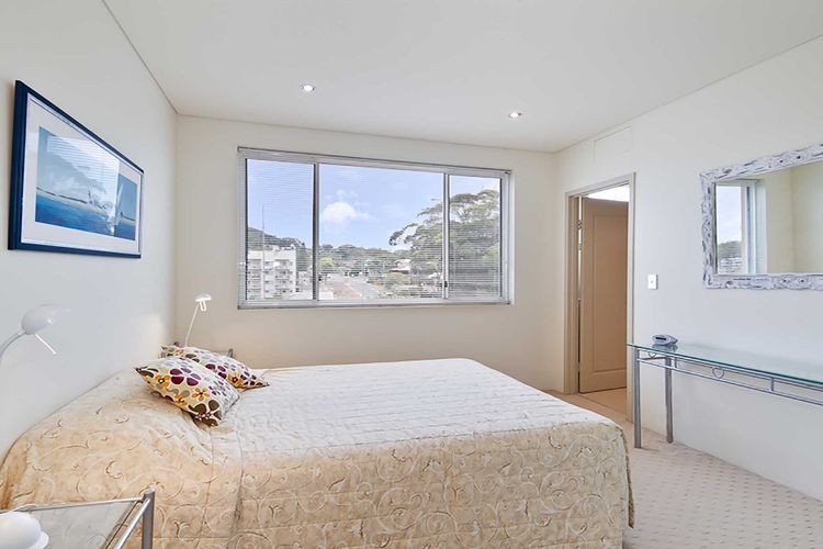 Carrington, 8/15 Government Road – spacious unit with air conditioning, lift, secure parking and close to town