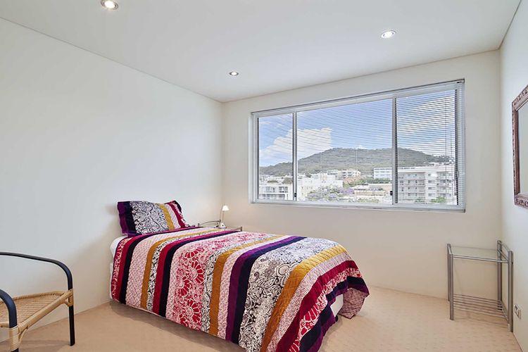 Carrington, 8/15 Government Road – spacious unit with air conditioning, lift, secure parking and close to town