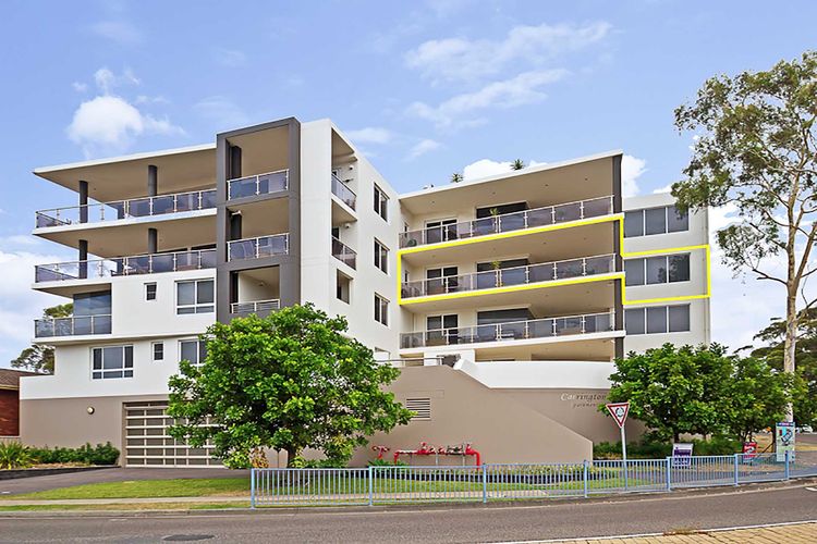 Carrington, 8/15 Government Road – spacious unit with air conditioning, lift, secure parking and close to town