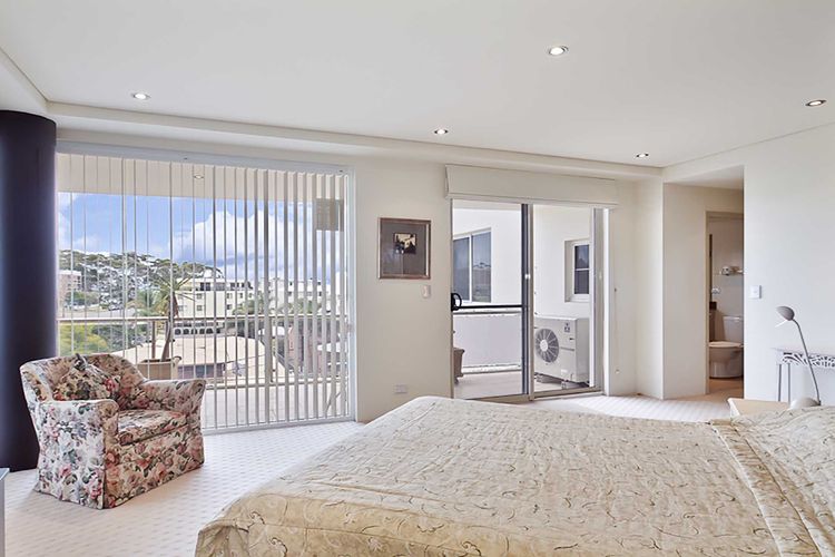 Carrington, 8/15 Government Road – spacious unit with air conditioning, lift, secure parking and close to town