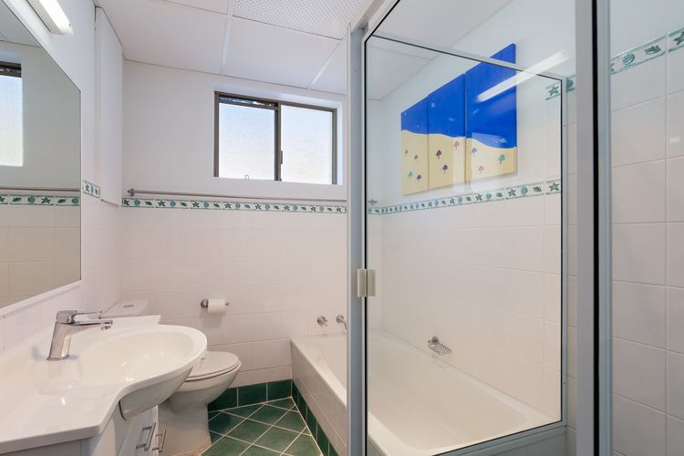 Kiah, 8/53 Victoria Parade – Stunning water views, WIFI & Air Con