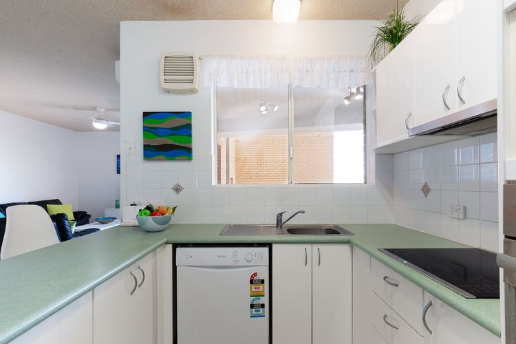 Kiah, 8/53 Victoria Parade – Stunning water views, WIFI & Air Con