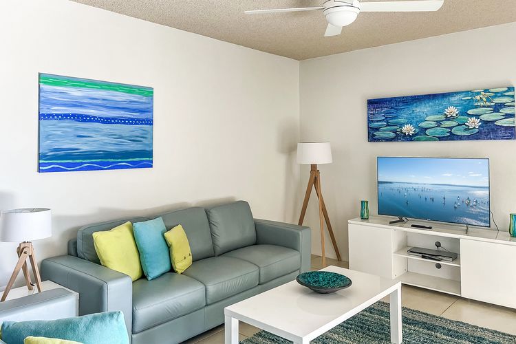 Kiah, 8/53 Victoria Parade – Stunning water views, WIFI & Air Con