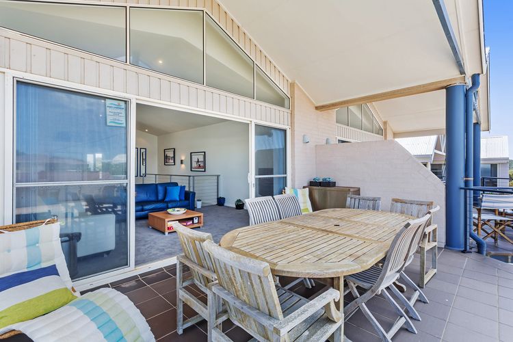 1/32 Ocean Avenue – three bedrooms, three bathrooms, air con, boat parking & water views