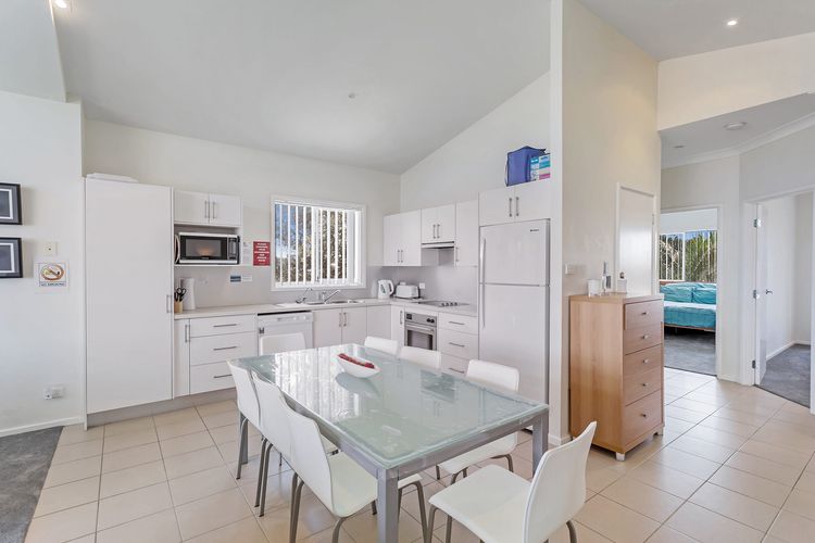 1/32 Ocean Avenue – three bedrooms, three bathrooms, air con, boat parking & water views