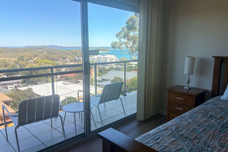 Adriana, 9/83 Ronald Avenue – fabulous views & aircon