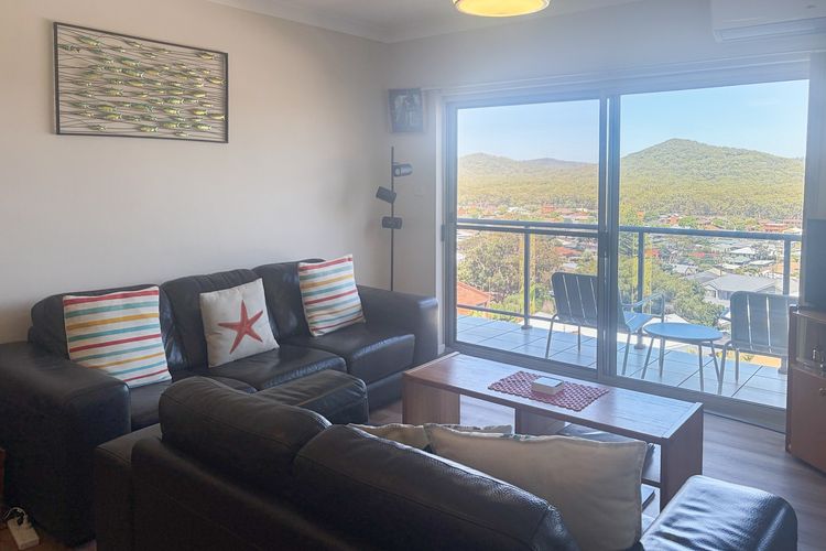 Adriana, 9/83 Ronald Avenue – fabulous views & aircon