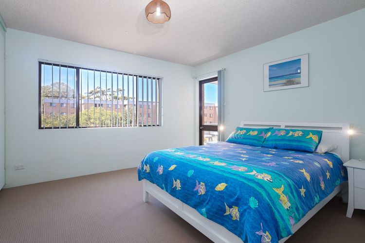 Commodore, 9/6 Intrepid Close – SO CLOSE TO THE WATERS EDGE