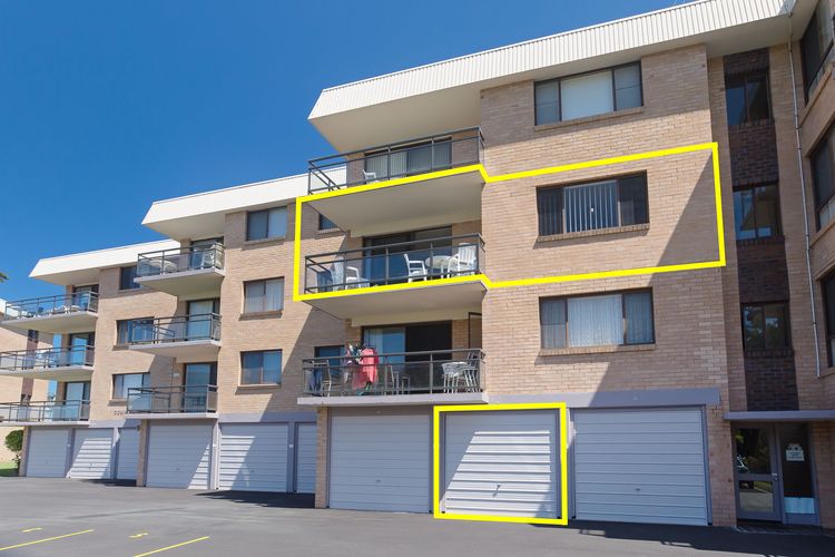 Commodore, 9/6 Intrepid Close – SO CLOSE TO THE WATERS EDGE