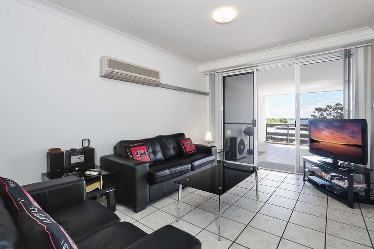 Nelson Towers, 9/71a Victoria Parade – unit in the heart of Nelson Bay with water views, air conditioning and Wi-Fi