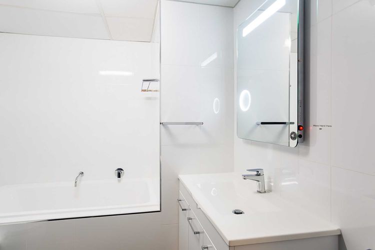 Nelson Towers, 9/71a Victoria Parade – unit in the heart of Nelson Bay with water views, air conditioning and Wi-Fi