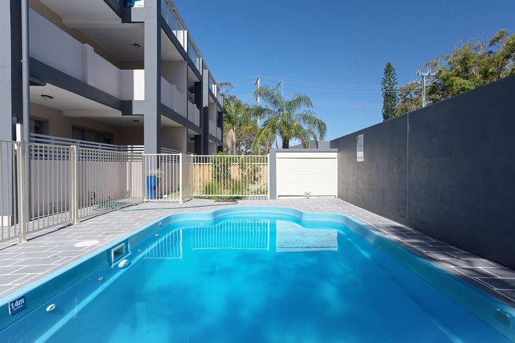 Shoal Bay Beach Apartments, 9/2 Shoal Bay Road, air conditioning, complex swimming pool and lift
