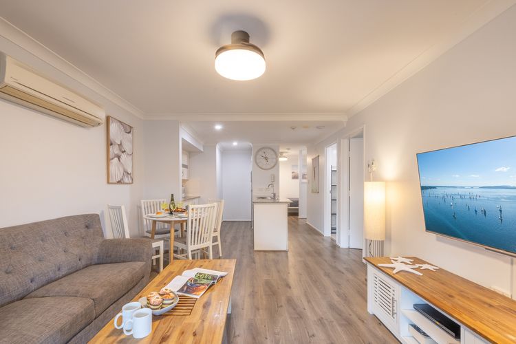 Shoal Bay Beach Apartments, 9/2 Shoal Bay Road, air conditioning, complex swimming pool and lift
