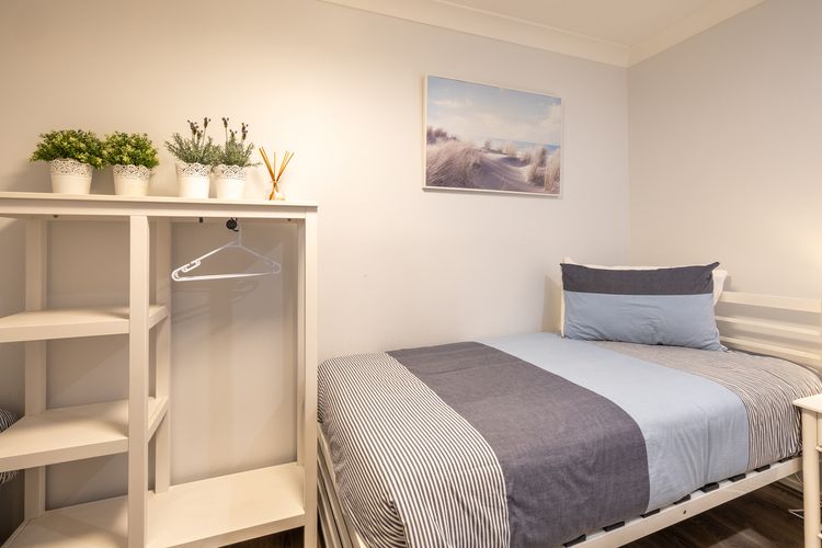 Shoal Bay Beach Apartments, 9/2 Shoal Bay Road, air conditioning, complex swimming pool and lift