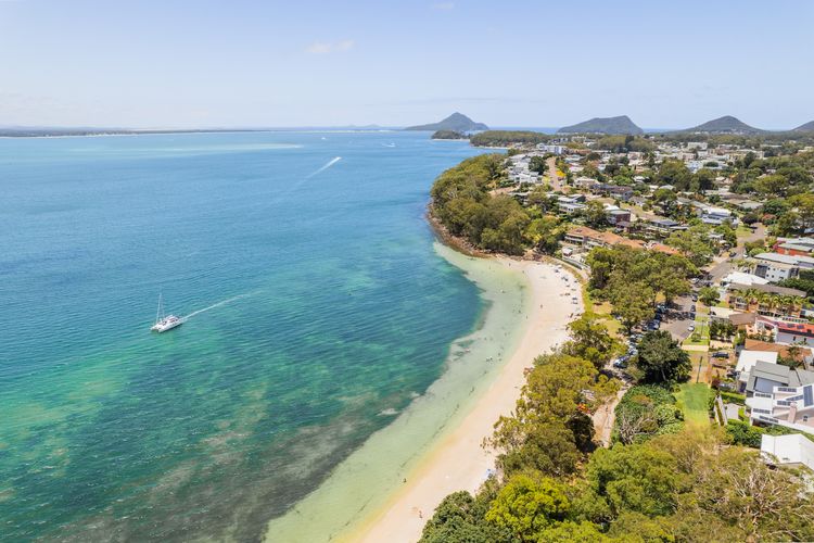 1/8 Christmas Bush Avenue – 230m to Dutchies beach